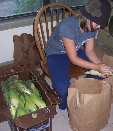 How to Freeze Corn - Shucking